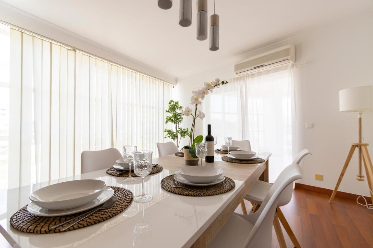 Spaceful Apartment In อัลบูเฟรา ภายนอก รูปภาพ