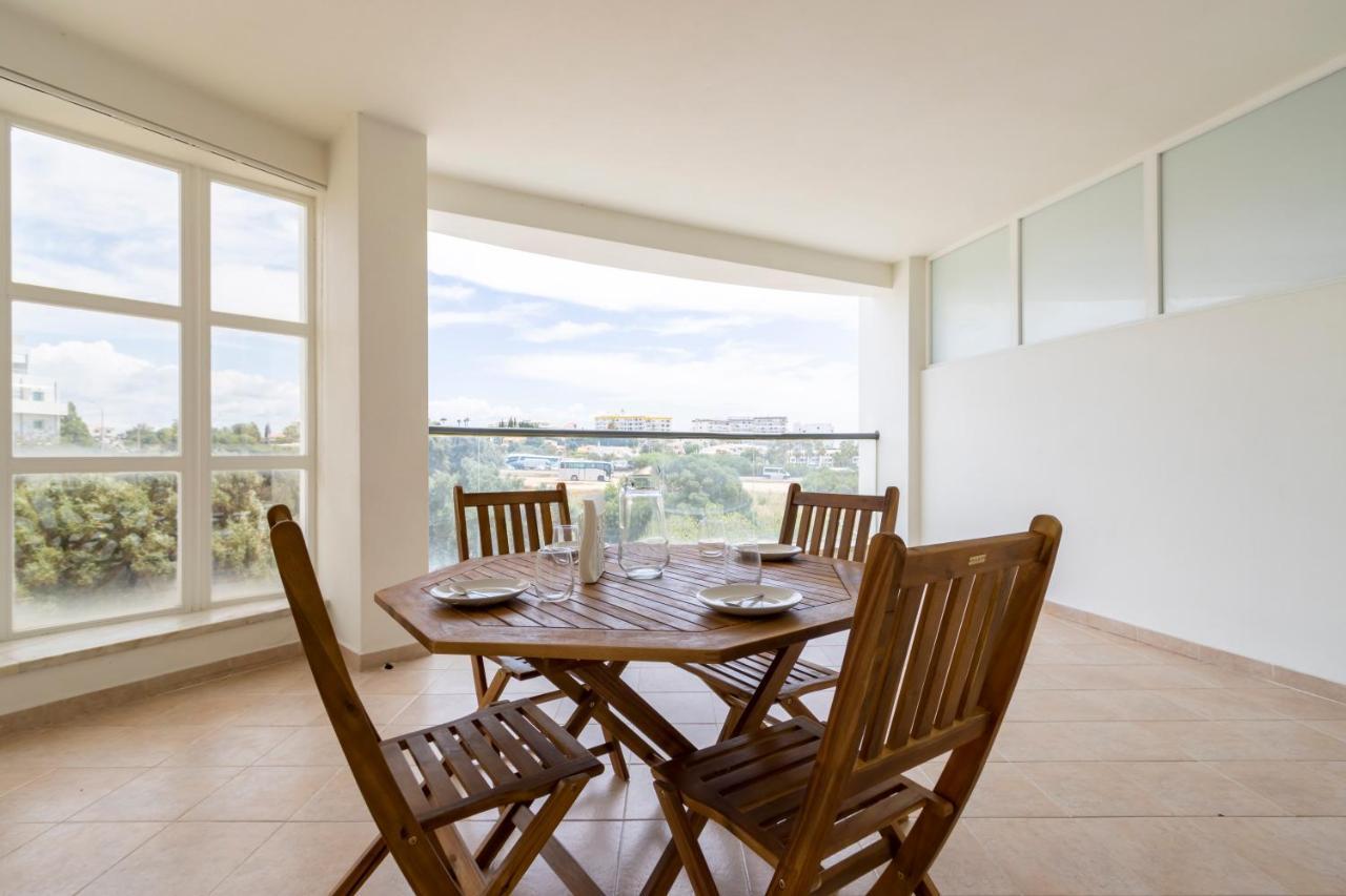 Spaceful Apartment In อัลบูเฟรา ภายนอก รูปภาพ