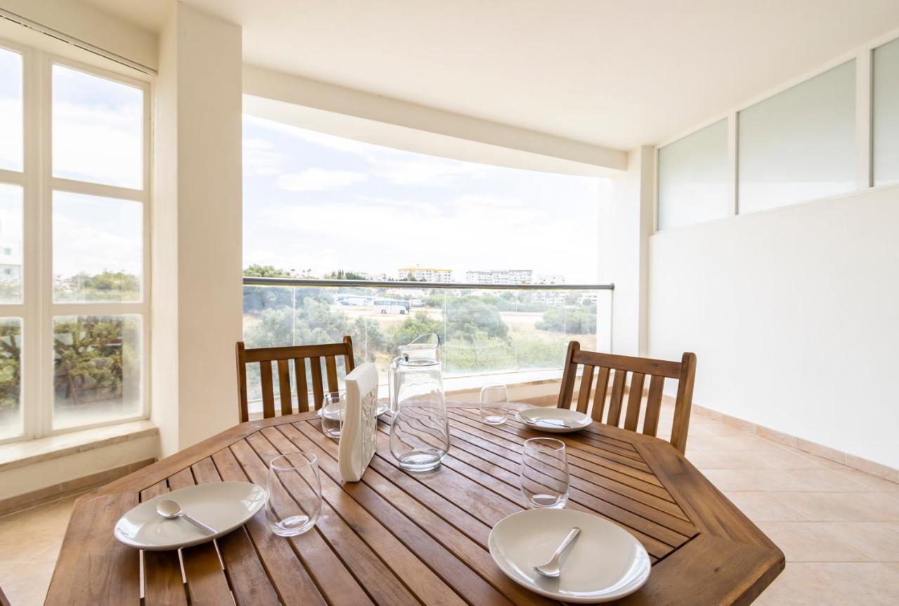 Spaceful Apartment In อัลบูเฟรา ภายนอก รูปภาพ